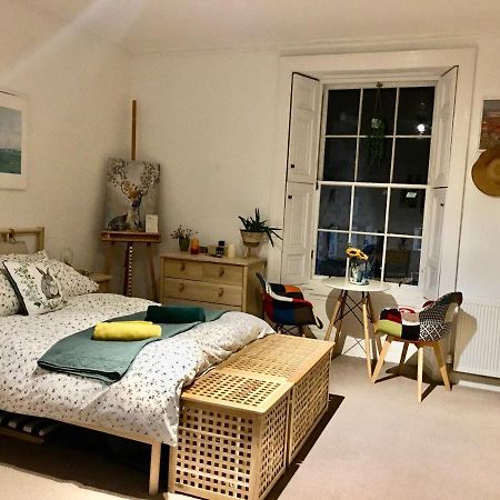 Spacious And Cozy Apartment In The Heart Of Haddington Exterior photo